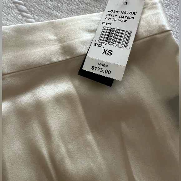 NWT JOSIE NATORI SLEEK LACE PJ SET - Picture 6 of 10